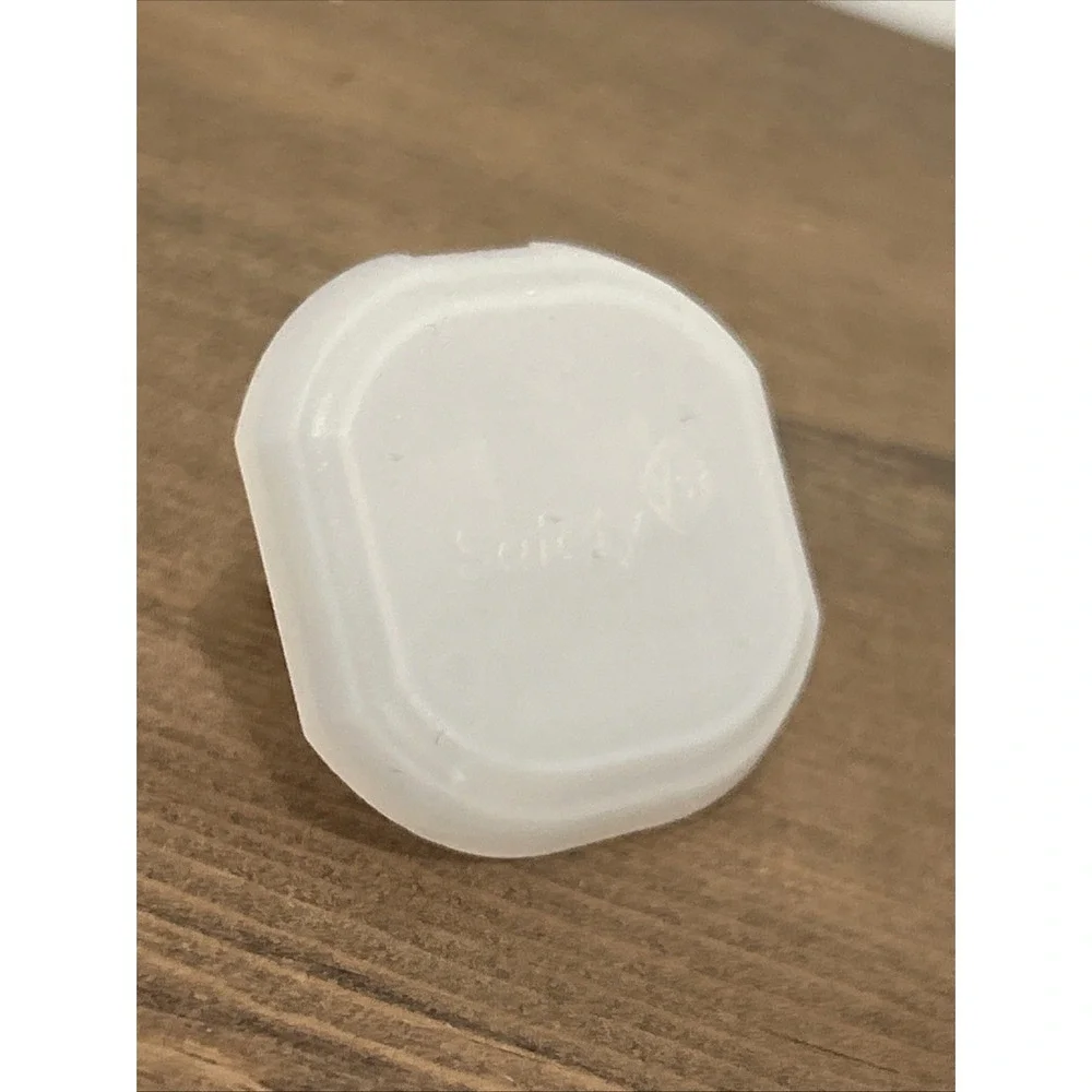 Safety 1st First Electric Outlet Plug Covers White Lot‎ of 24
